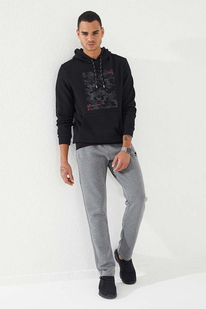 Black Camouflage Pattern Printed Standard Fit Men's Hooded Sweatshirt - 87884