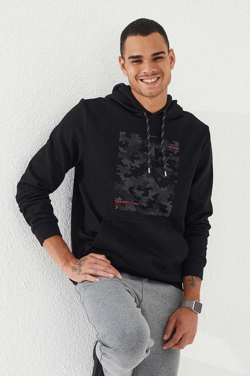 Black Camouflage Pattern Printed Standard Fit Men's Hooded Sweatshirt - 87884