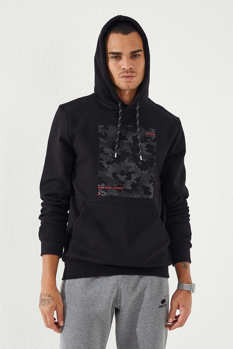 Black Camouflage Pattern Printed Standard Fit Men's Hooded Sweatshirt - 87884