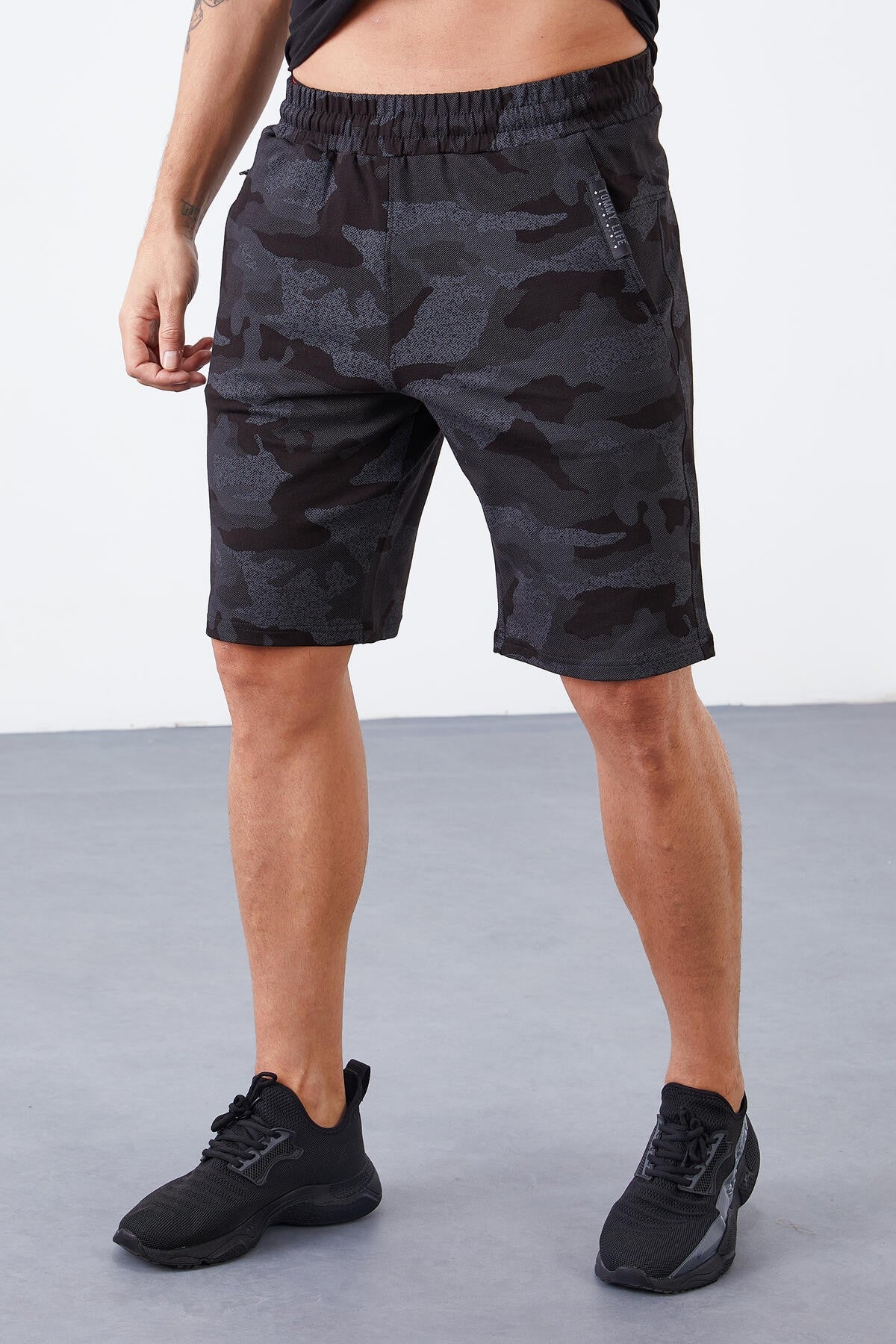 Black Camouflage Camouflage Pattern Pocketed Standard Fit Men's Shorts - 81126