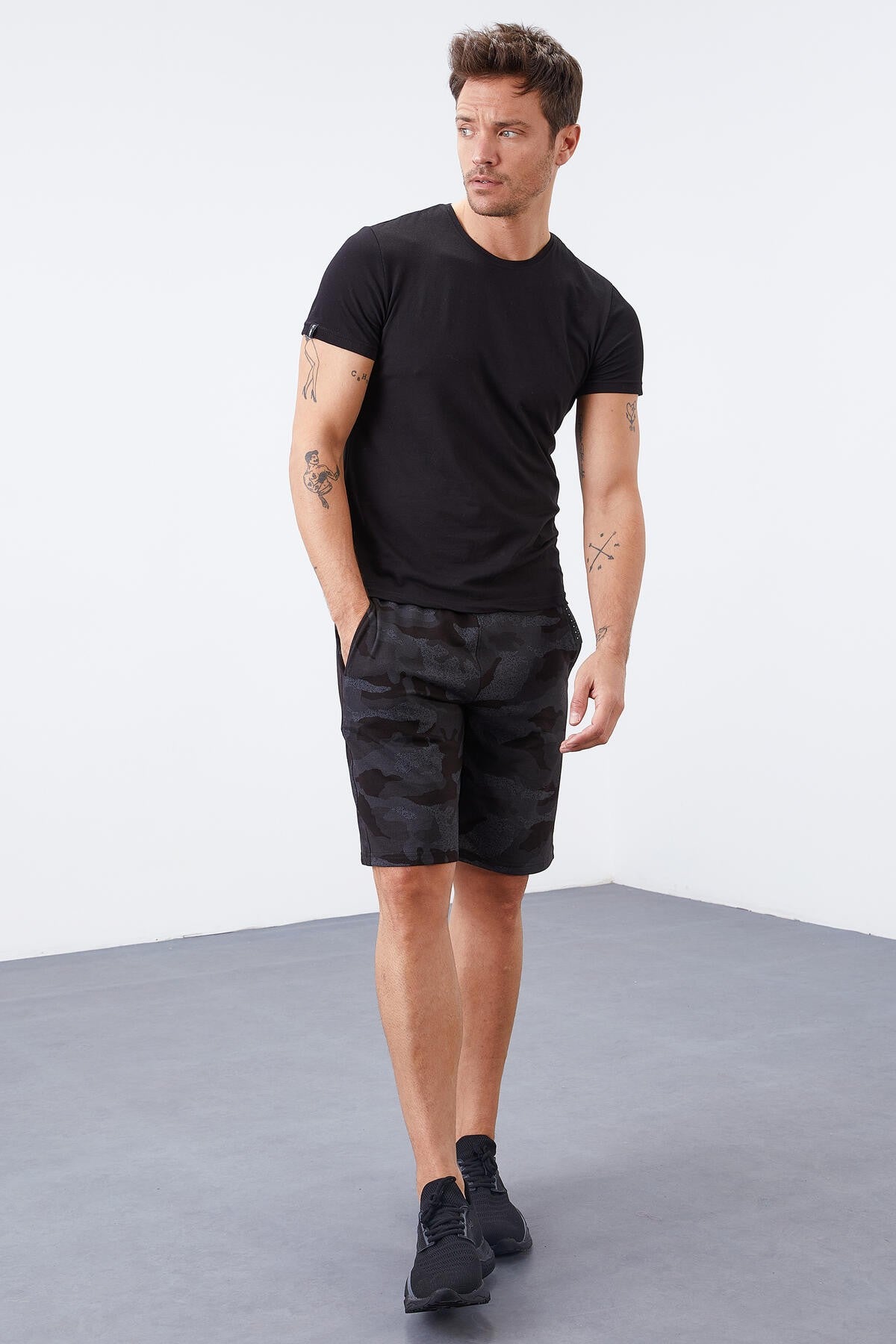 Black Camouflage Camouflage Pattern Pocketed Standard Fit Men's Shorts - 81126