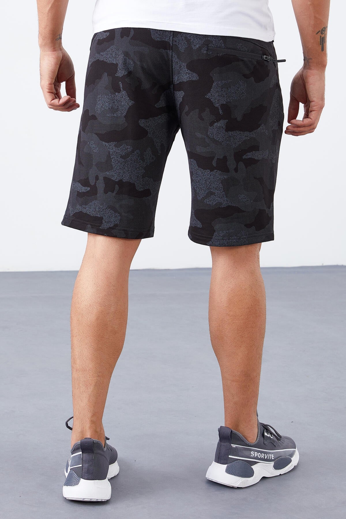Black Camouflage Camouflage Pattern Standard Fit Men's Shorts - 81157