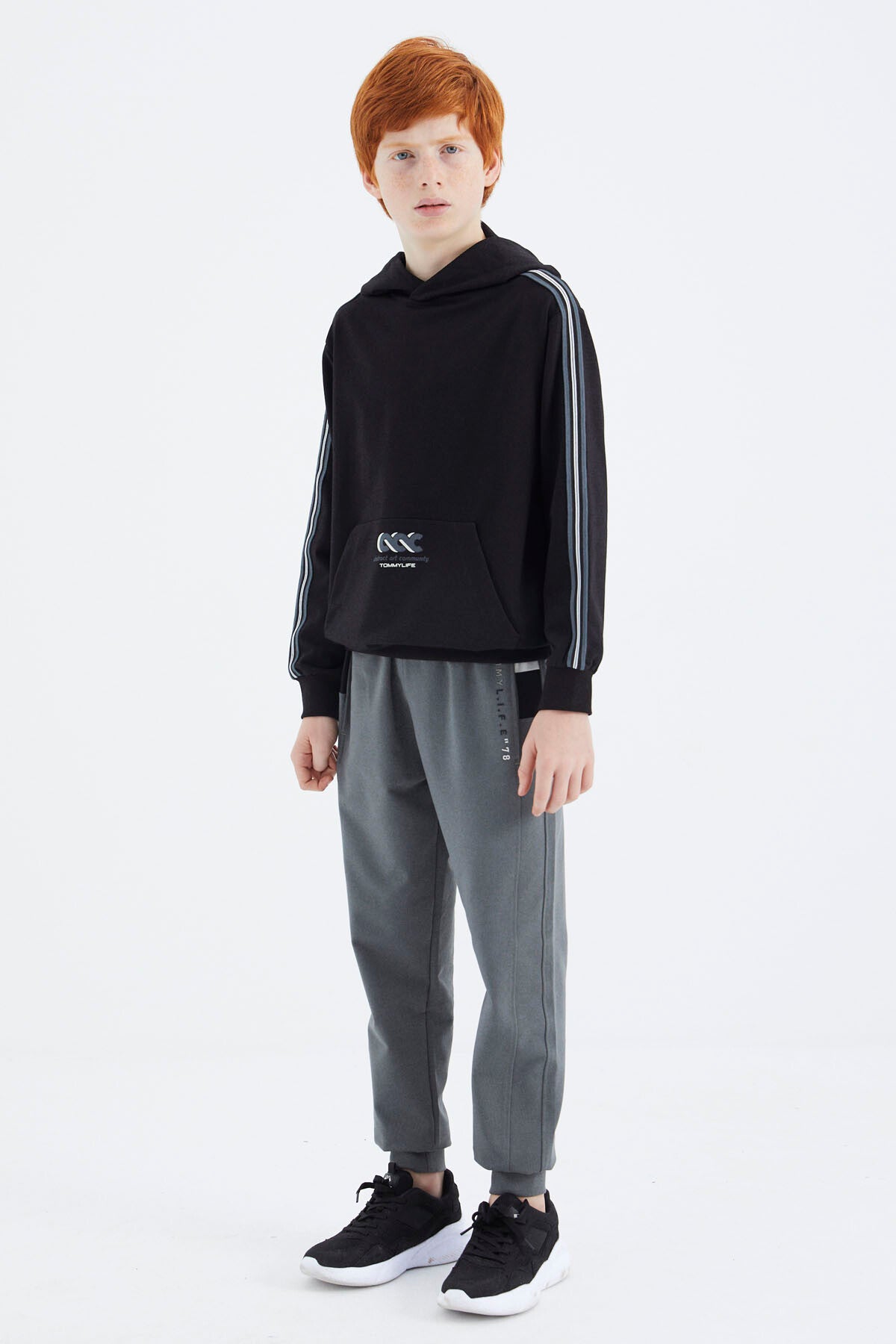 Black Kangaroo Print Boys' Sweatshirt - 11176