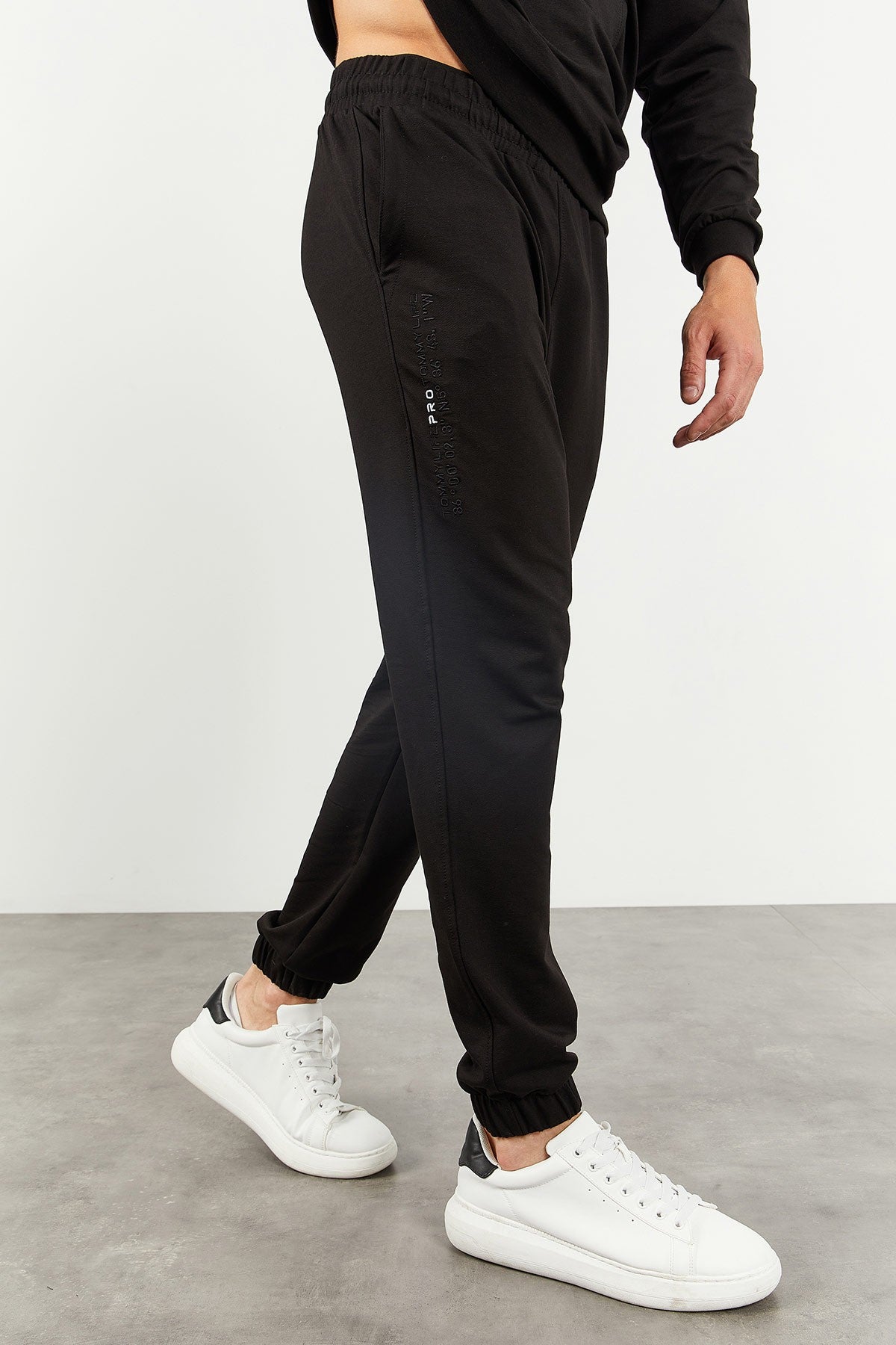 Black Hooded Kangaroo Pocket Elastic Cuff Men's Oversize Tracksuit Set - 85117