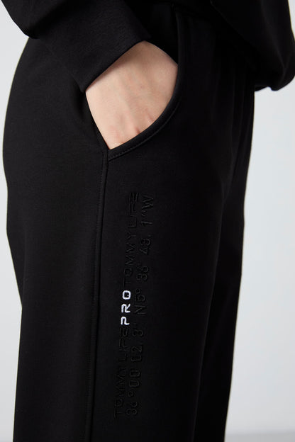Black Hooded Kangaroo Pocket Oversize Elastic Cuff Women's Tracksuit Set - 95288