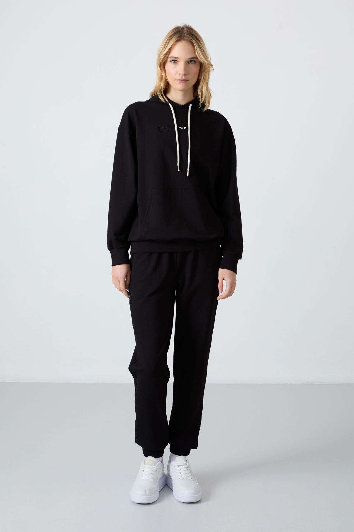 Black Hooded Kangaroo Pocket Oversize Elastic Cuff Women's Tracksuit Set - 95288