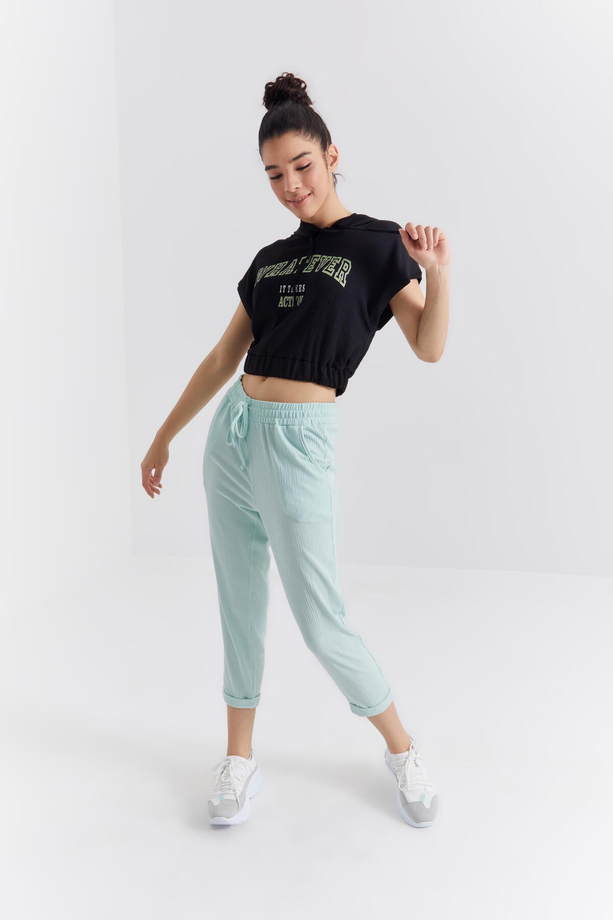 Black Hooded Print Waist Elastic Crepe Fabric Women's Crop Top T-Shirt - 97230