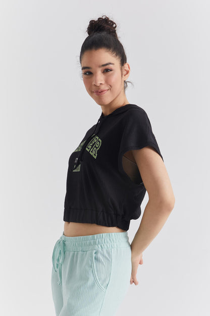 Black Hooded Print Waist Elastic Crepe Fabric Women's Crop Top T-Shirt - 97230