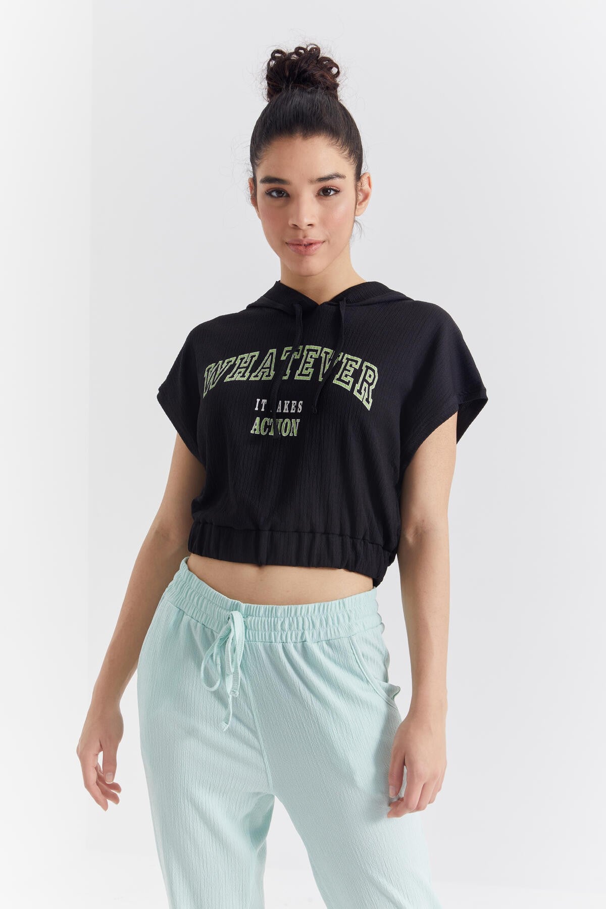 Black Hooded Print Waist Elastic Crepe Fabric Women's Crop Top T-Shirt - 97230