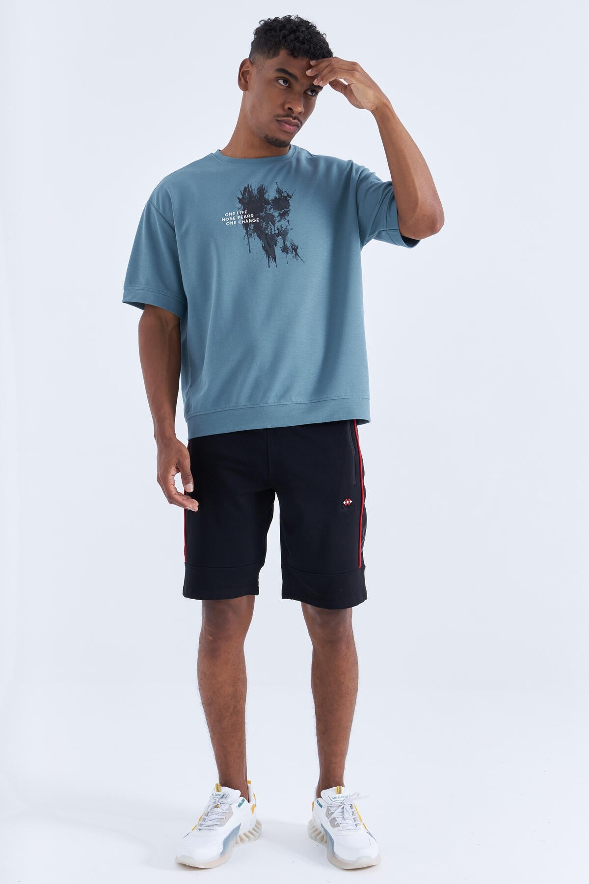 Black - Red Side Striped Standard Fit Men's Shorts - 81148