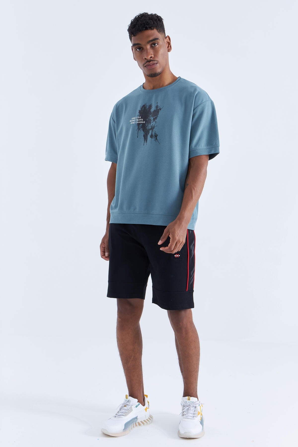 Black - Red Side Striped Standard Fit Men's Shorts - 81148