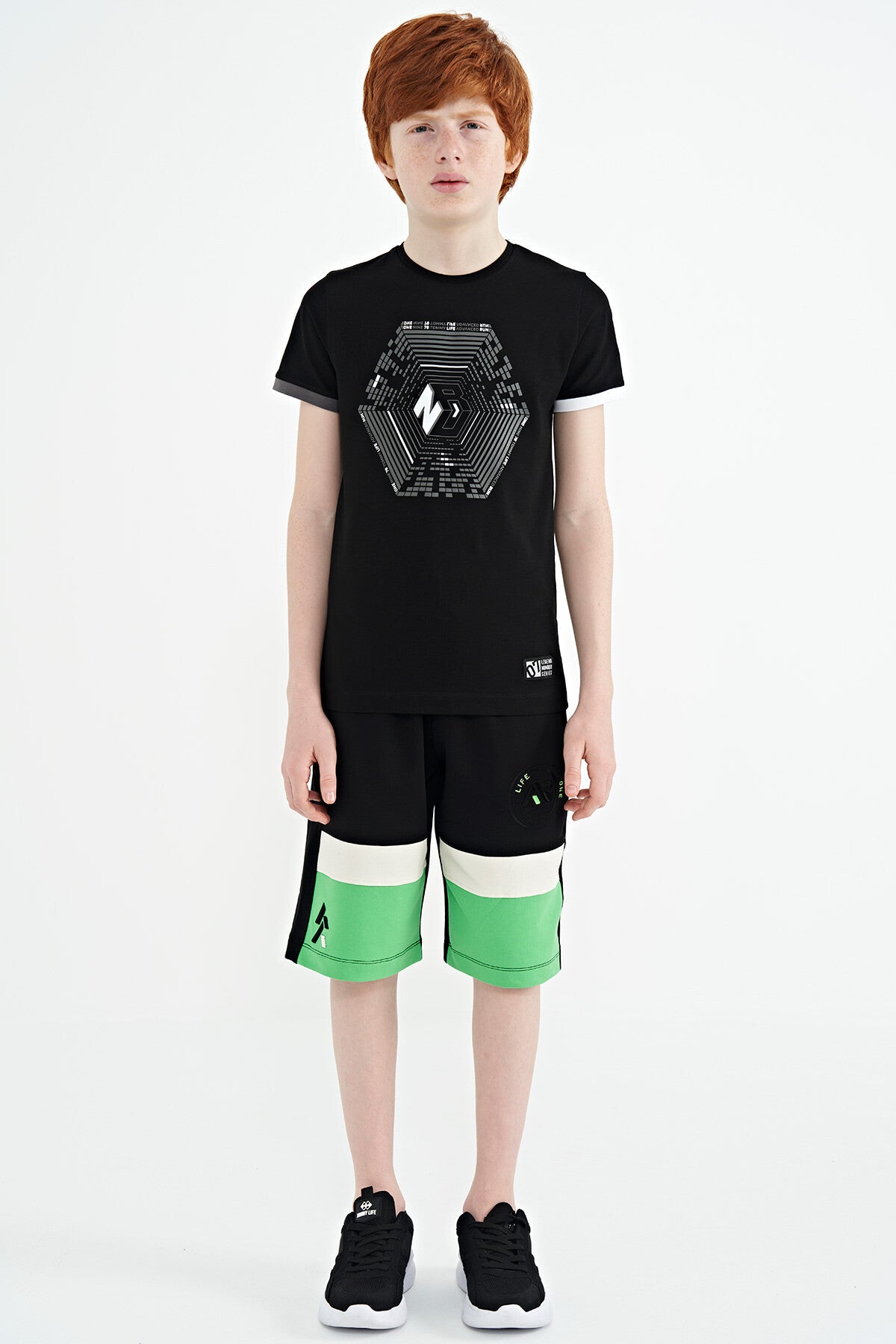 Black Cuff Detailed Printed Standard Fit Boys T-Shirt - 11156