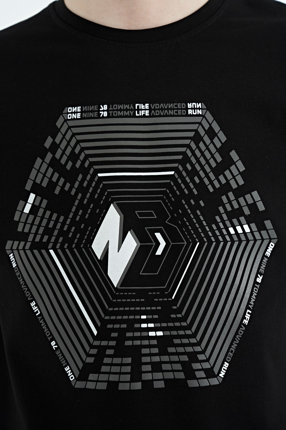 Black Cuff Detailed Printed Standard Fit Boys T-Shirt - 11156