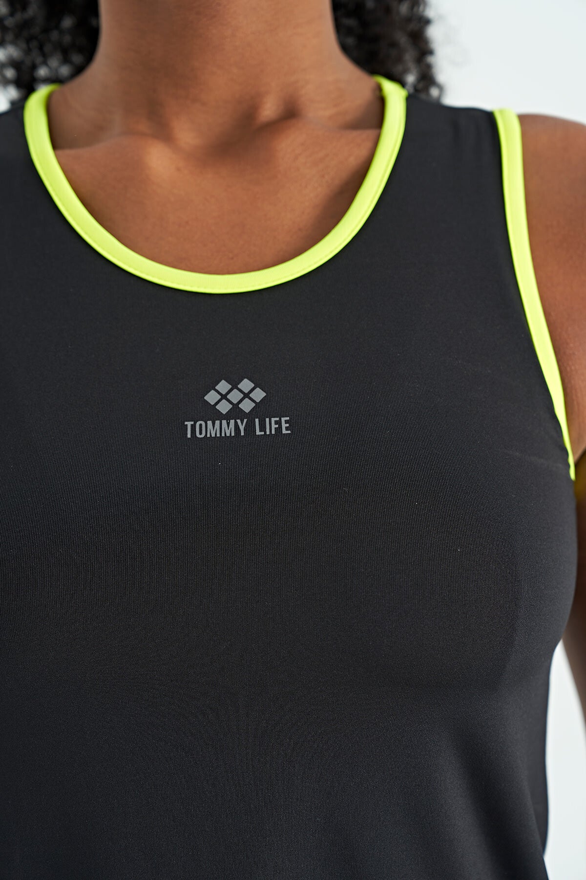 Black Logo Printed Binding Trim Standard Cut Women's Sports Singlet - 97255