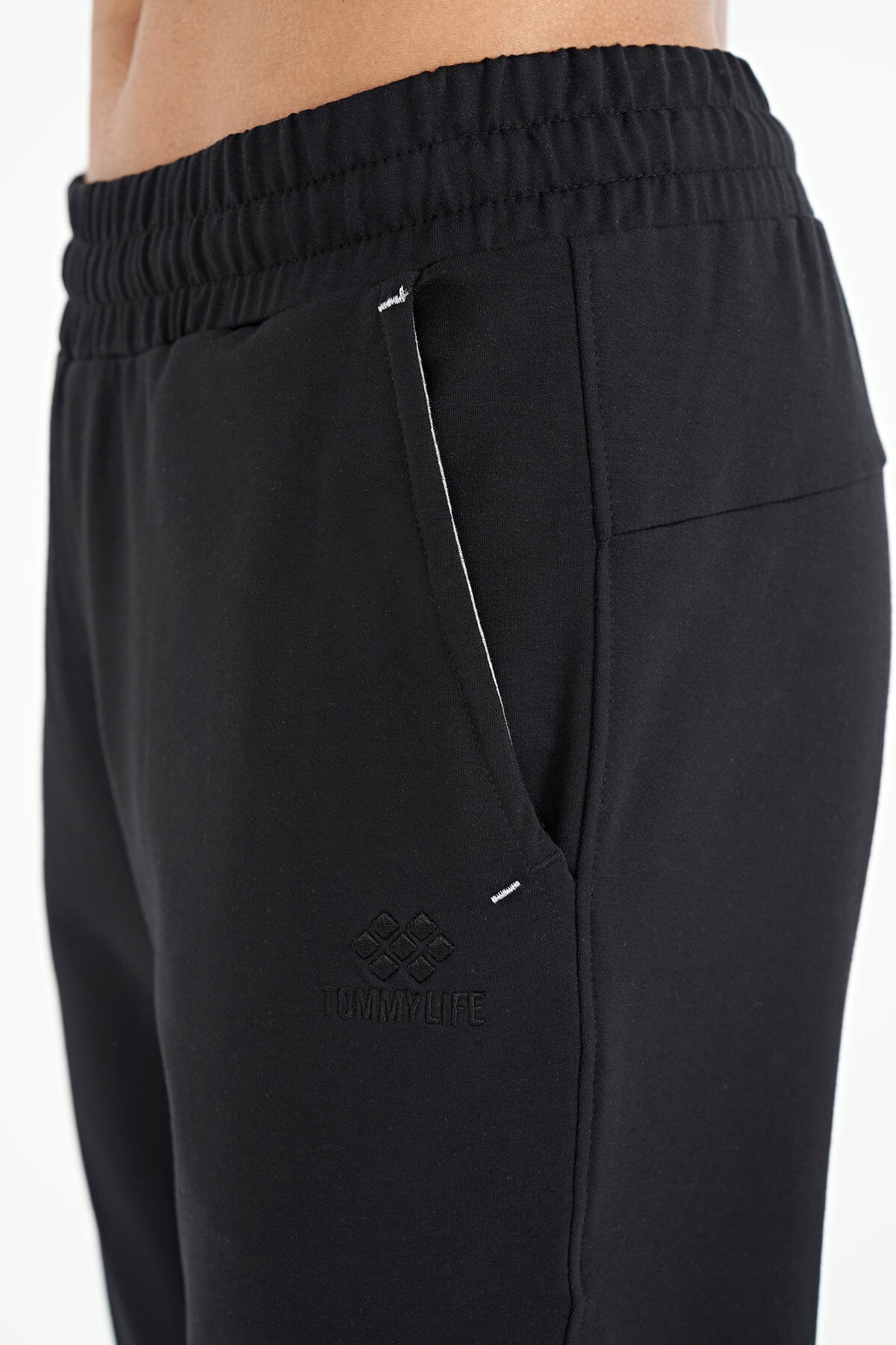 Black Logo Embroidered Detailed Side Pocket Standard Fit Men's Tracksuit Bottom - 84967