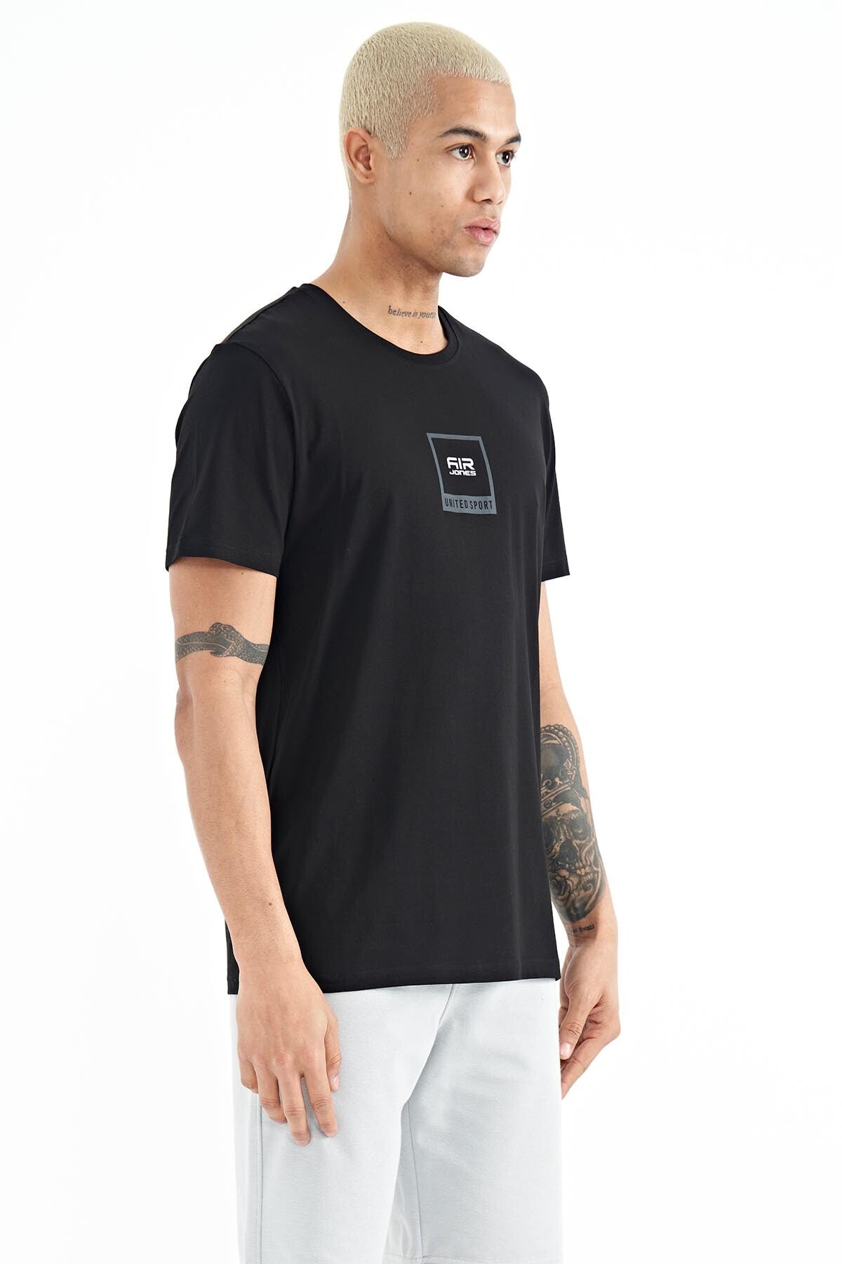 Adney Black O Collar Men's T-Shirt - 88230
