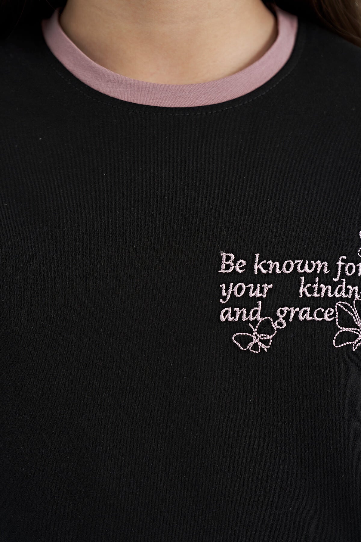 Black Minimal Print O Neck Comfort Fit Short Sleeve Girls T-Shirt - 75110