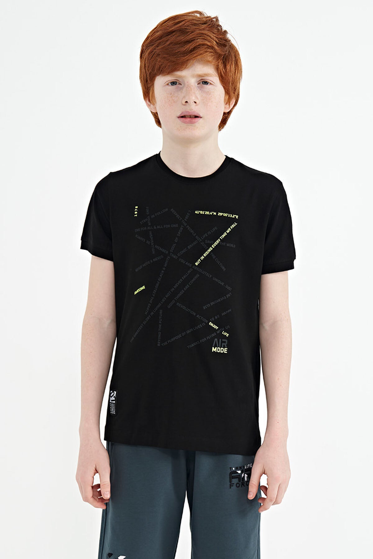 Black Minimal Print Standard Fit O Neck Boy's T-Shirt - 11132