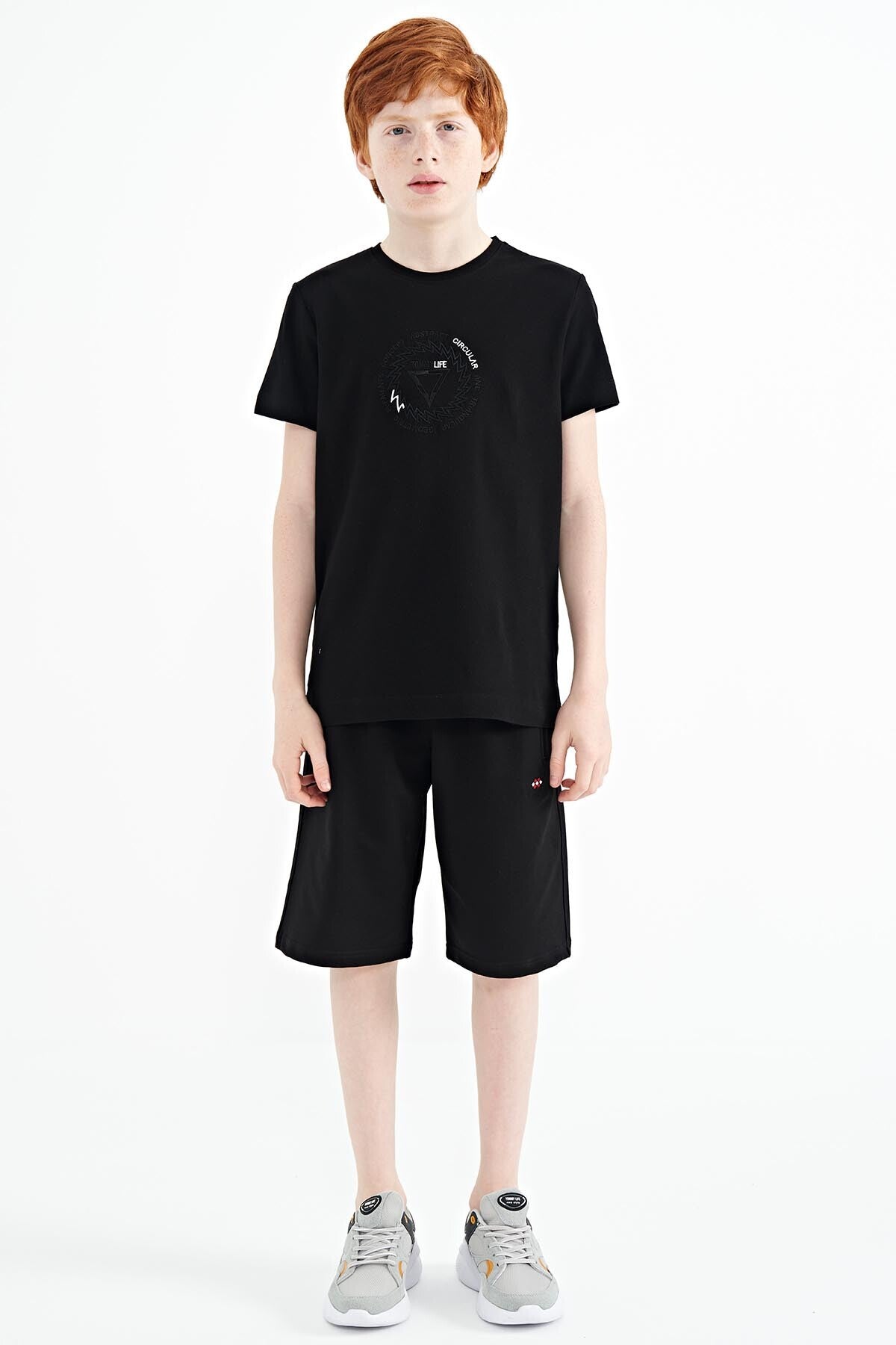 Black Embroidered Detailed O Collar Standard Cut Boys T-Shirt - 11115