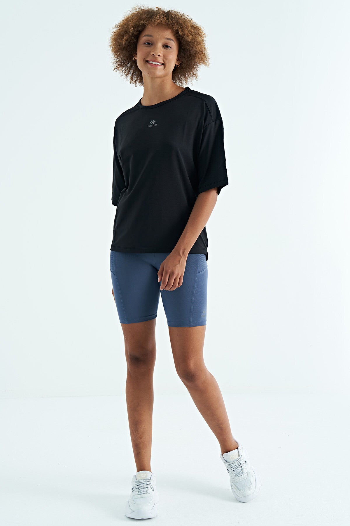 Black O Collar Print Detailed Oversize Short Sleeve Women's T-Shirt - 97263