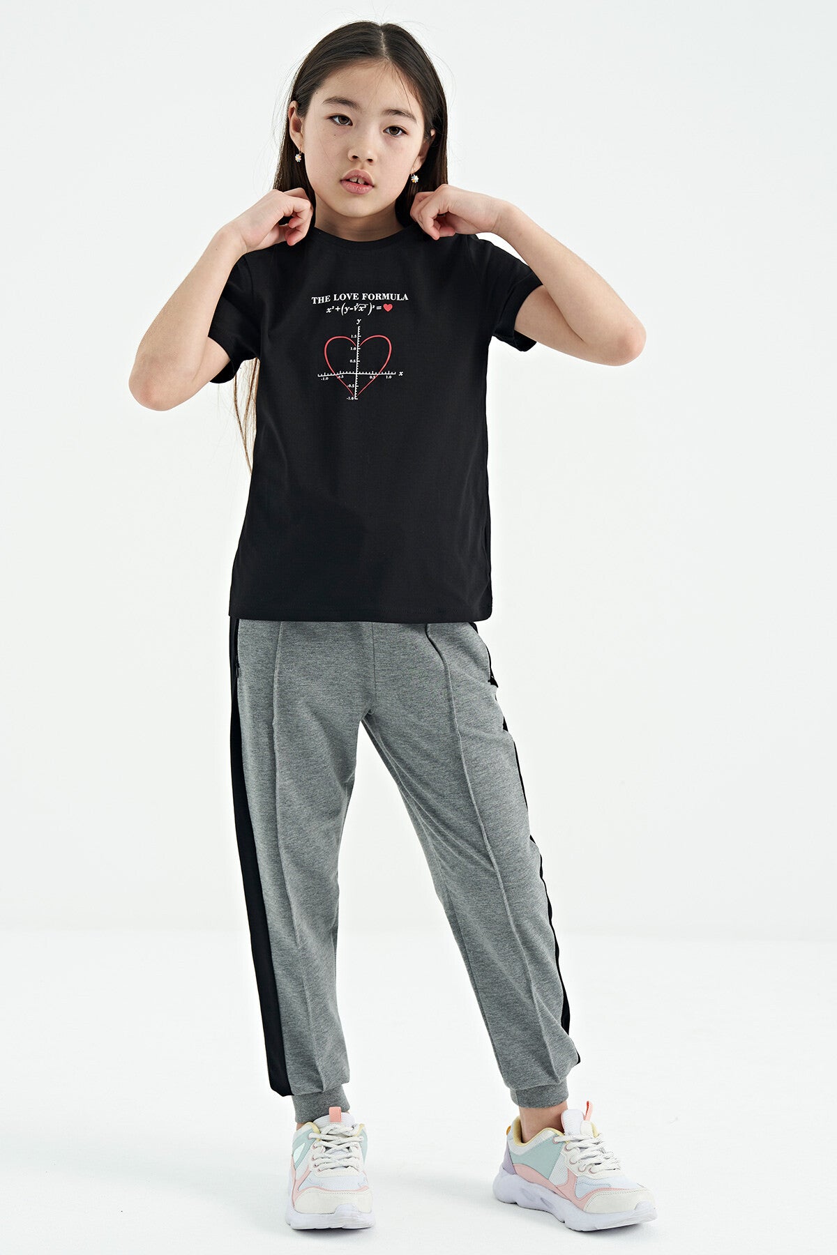 Black O Collar Print Detailed Relax Fit Girl's T-Shirt - 75129