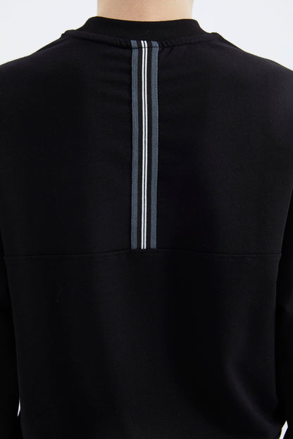 Black O Collar Boys' Sweatshirt - 11178