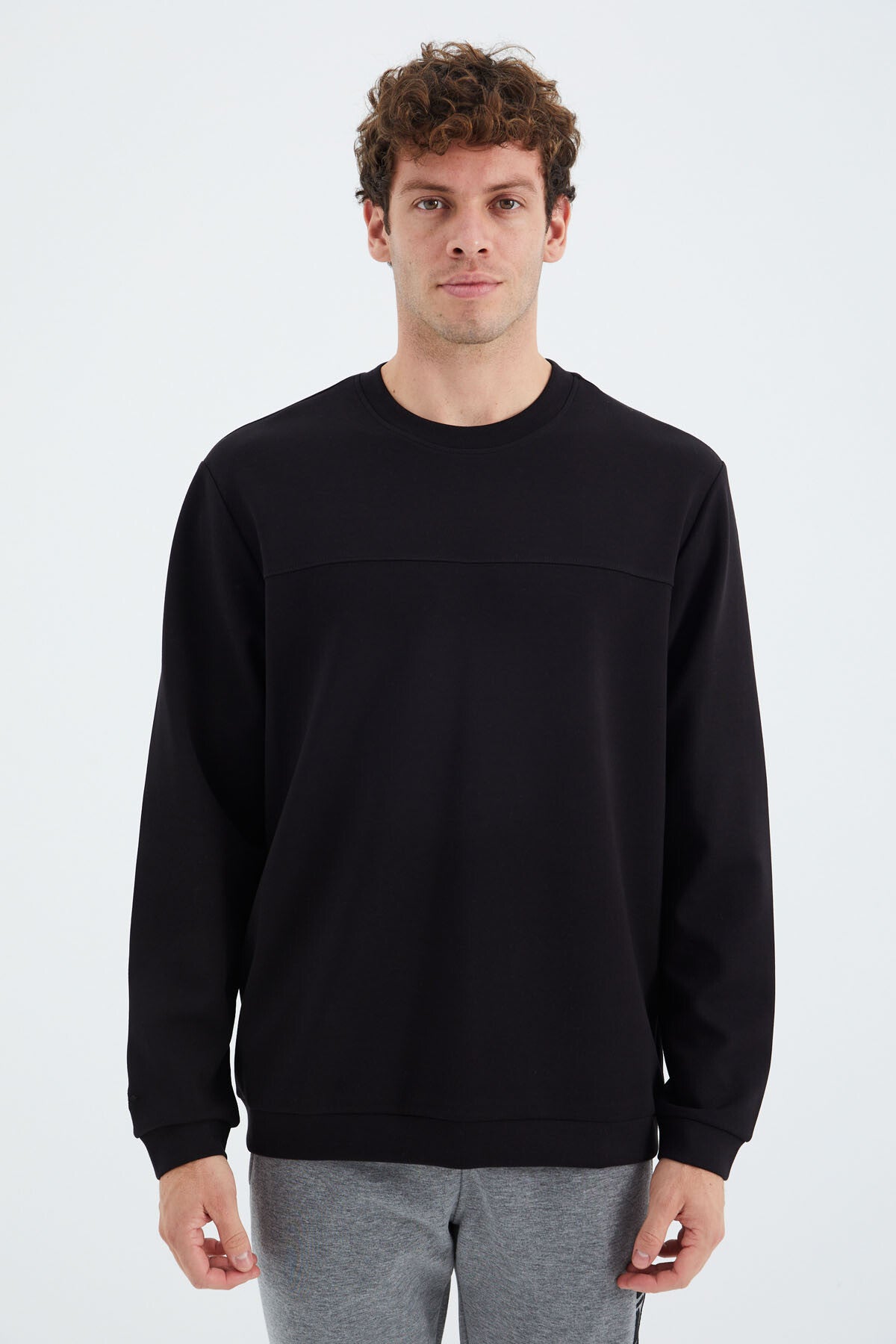 Black O Collar Front Stitch Detailed Basic Relax Fit Men's Sweatshirt - 88270