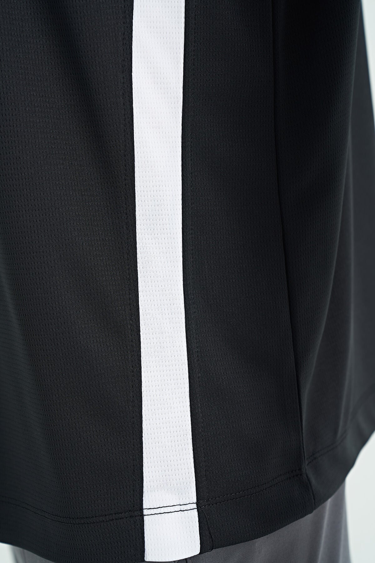 Black O-collar standard active sports men's T-shirt with a patterned collar - 88254