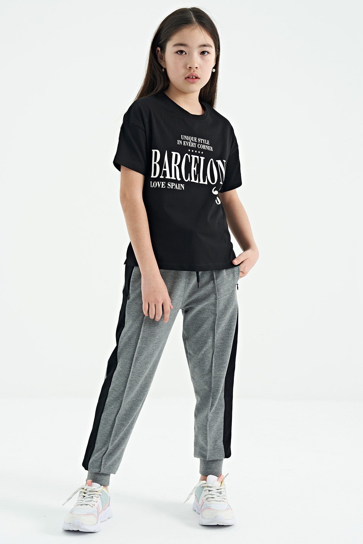 Black O Collar Printed Low Shoulder Oversize Girl's T-Shirt - 75115