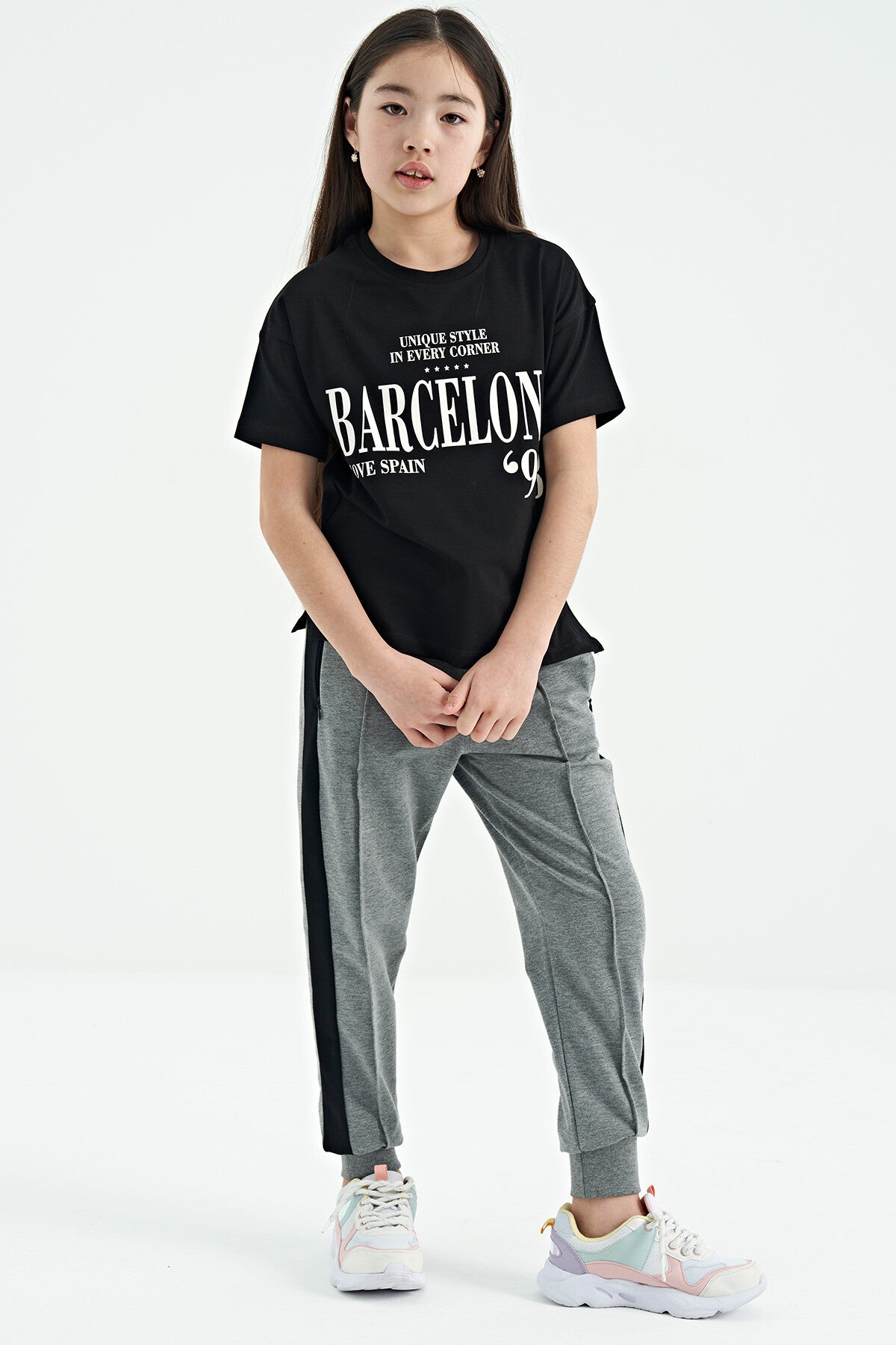 Black O Collar Printed Low Shoulder Oversize Girl's T-Shirt - 75115