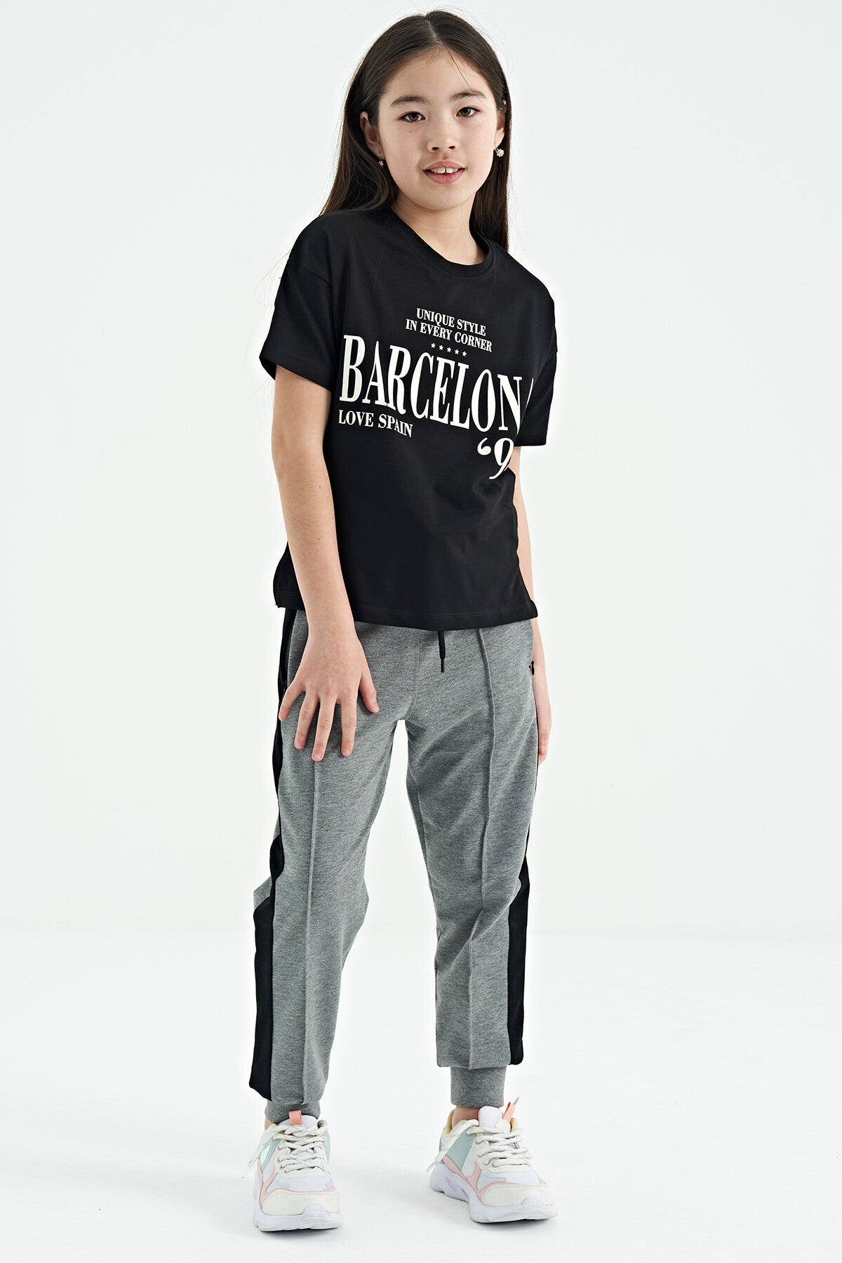 Black O Collar Printed Low Shoulder Oversize Girl's T-Shirt - 75115