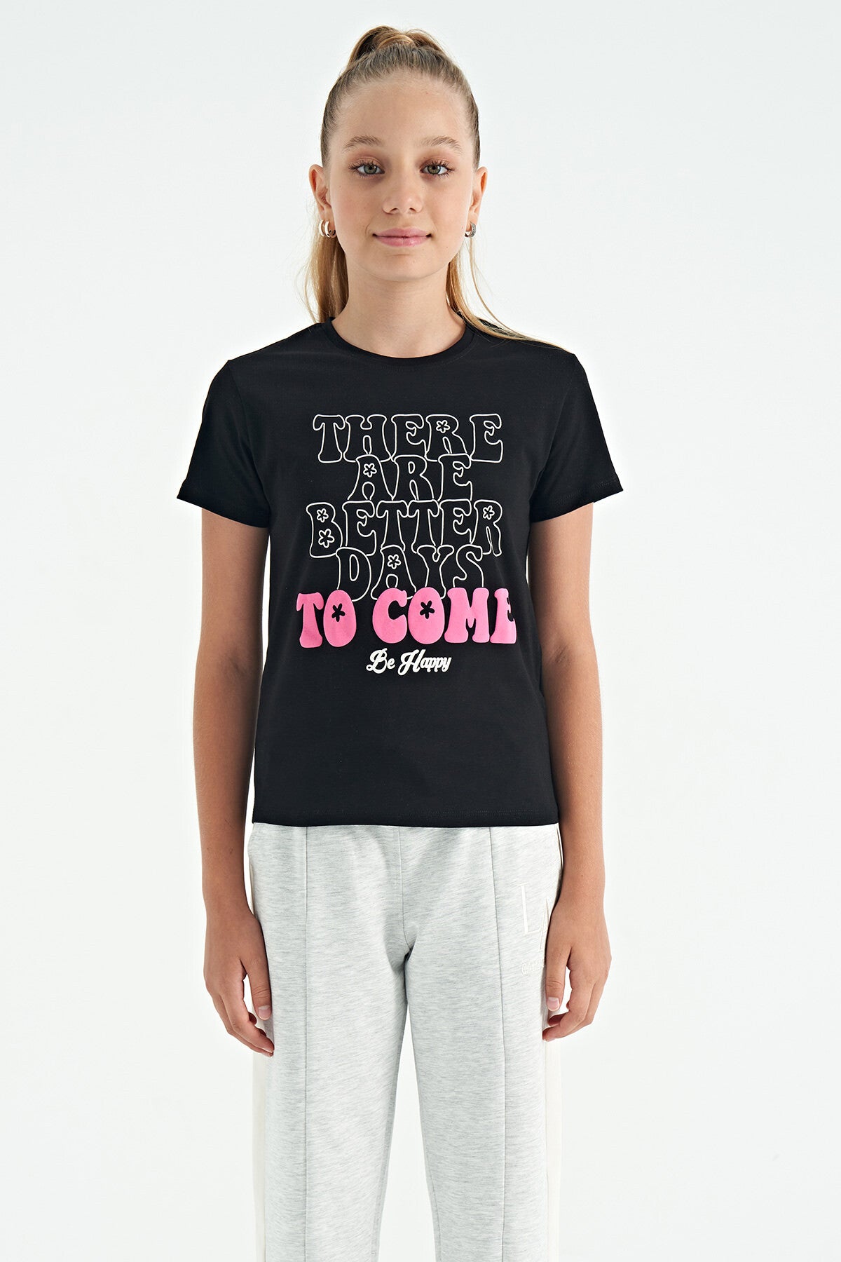 Black O Collar Print Comfort Fit Short Sleeve Cropped Girl's T-Shirt - 75118