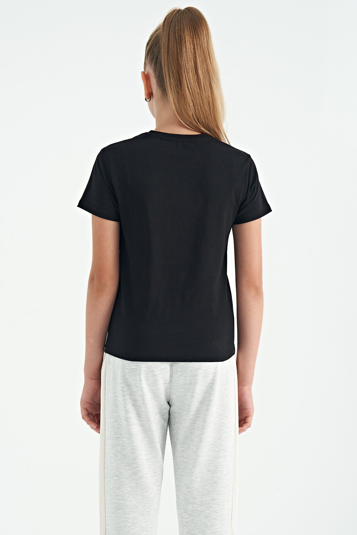Black O Collar Print Comfort Fit Short Sleeve Cropped Girl's T-Shirt - 75118