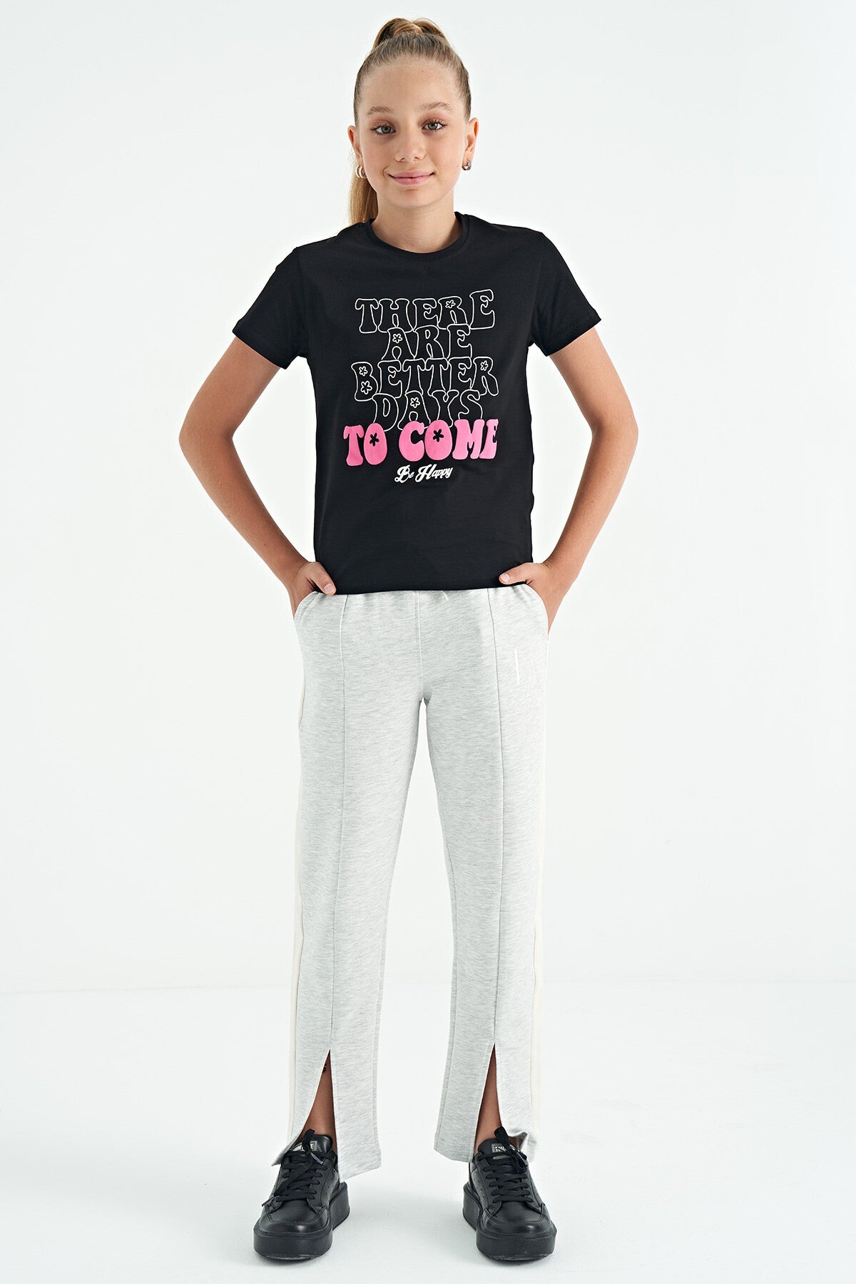 Black O Collar Print Comfort Fit Short Sleeve Cropped Girl's T-Shirt - 75118