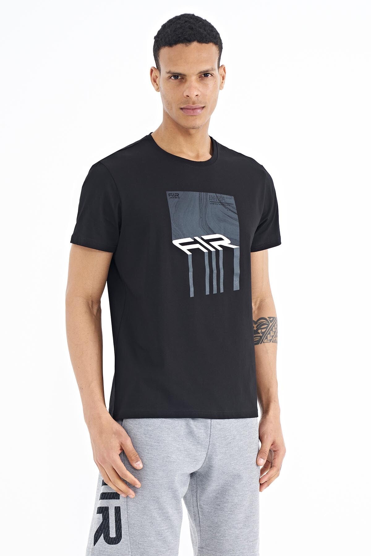 Louis Black Standard Fit Men's T-Shirt - 88202