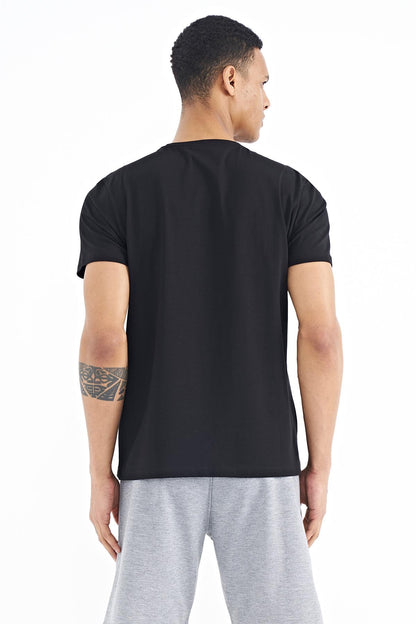 Louis Black Standard Fit Men's T-Shirt - 88202