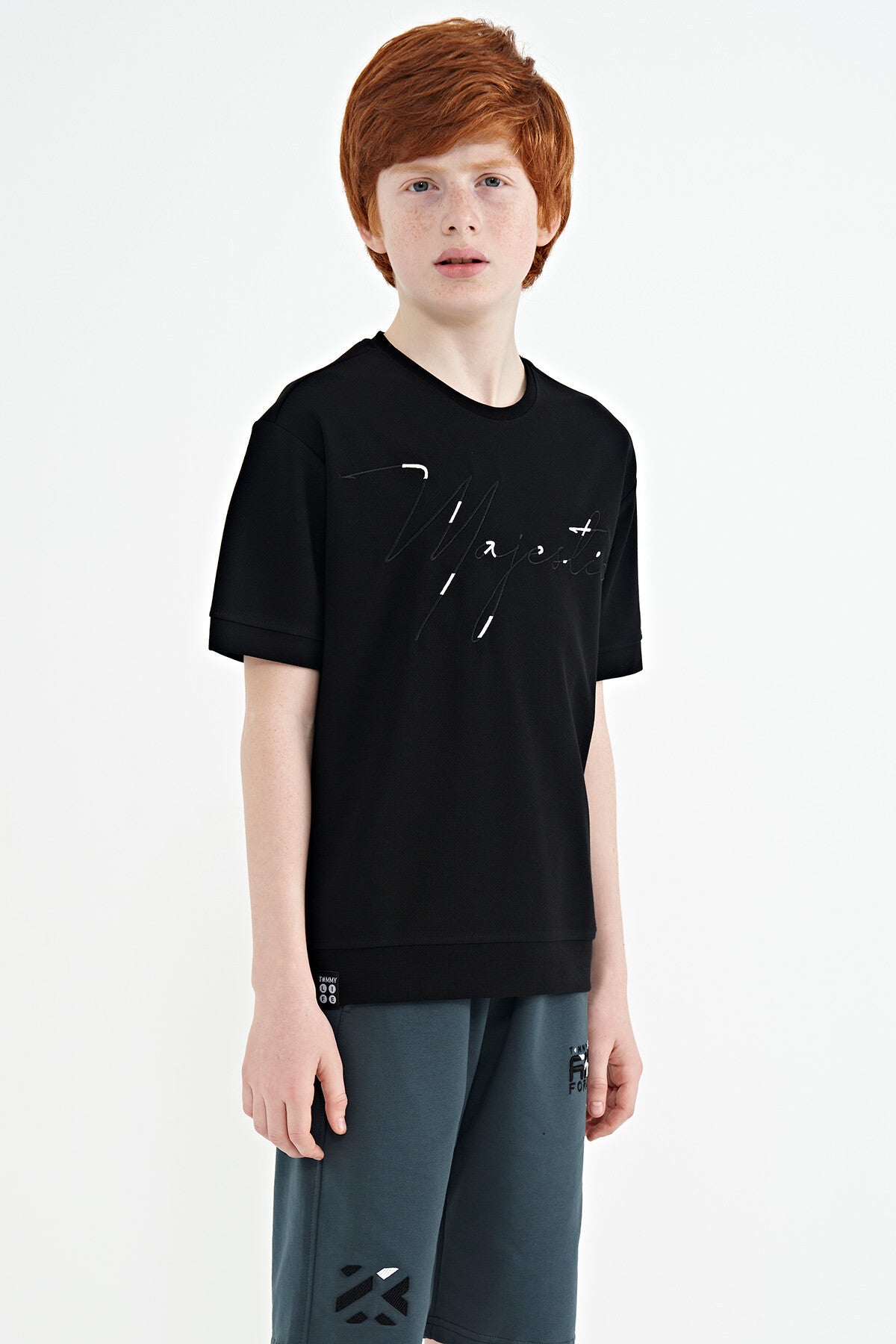 Black Front Embroidered O Collar Oversize Boys T-Shirt - 11147