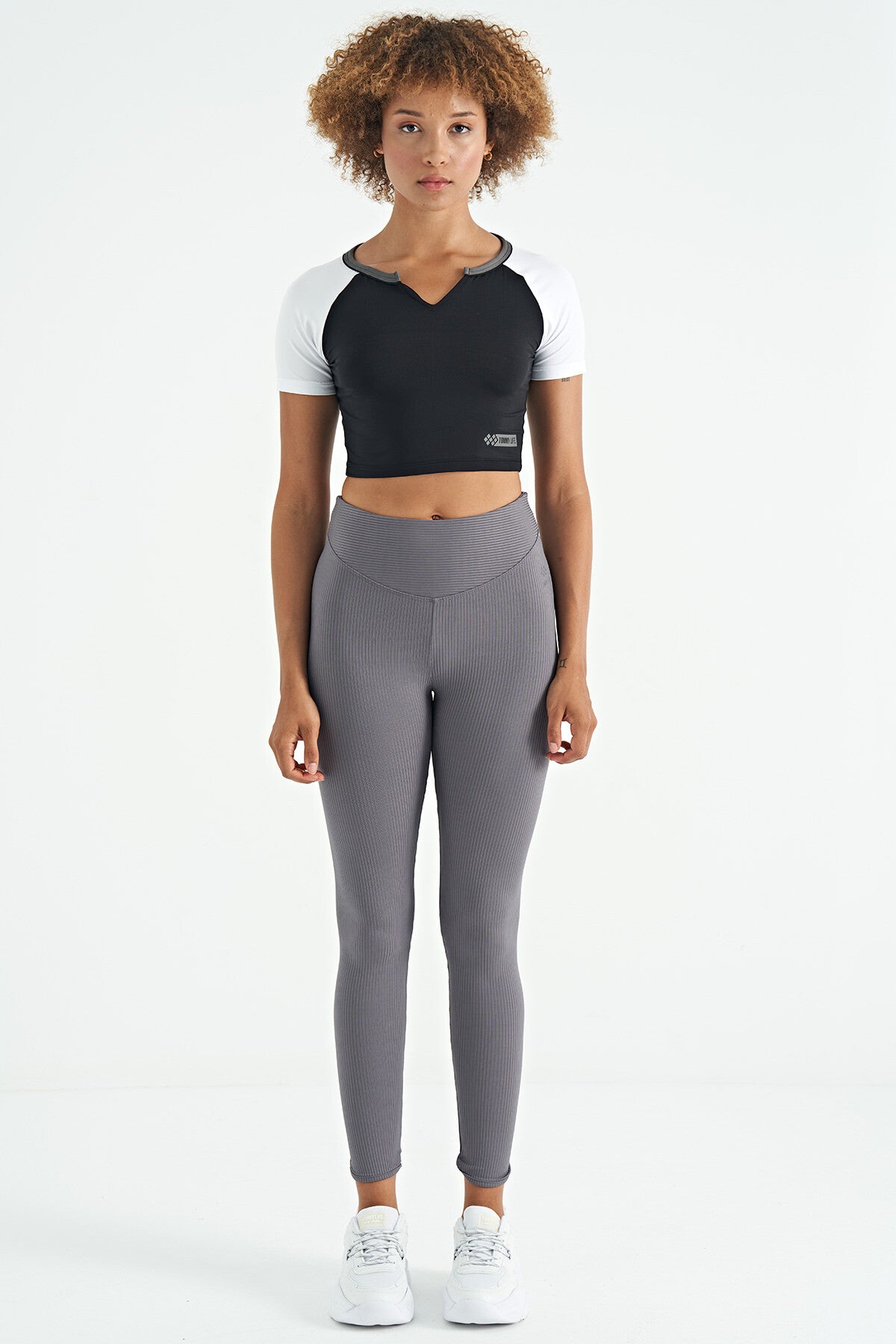 Black Color Block Logo Printed O Collar Slim Fit Women's Crop T-Shirt - 97270