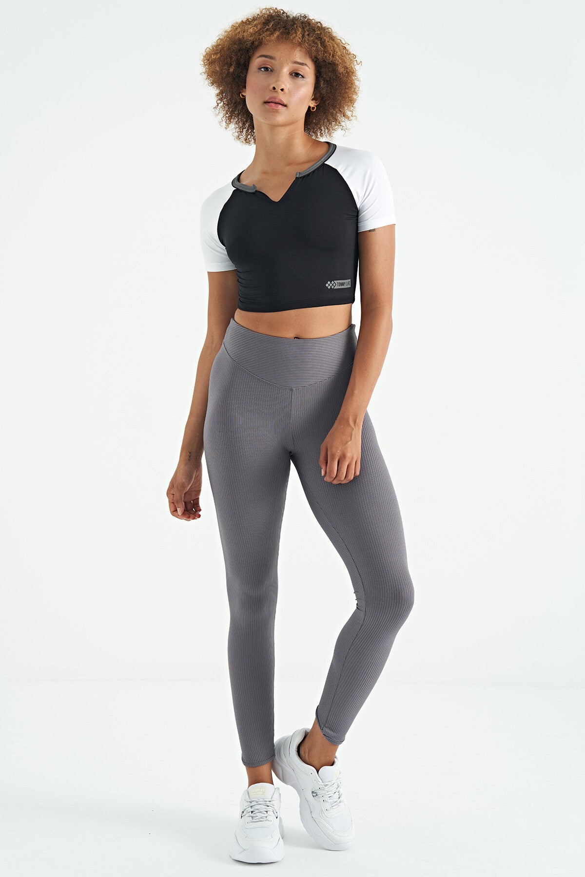 Black Color Block Logo Printed O Collar Slim Fit Women's Crop T-Shirt - 97270