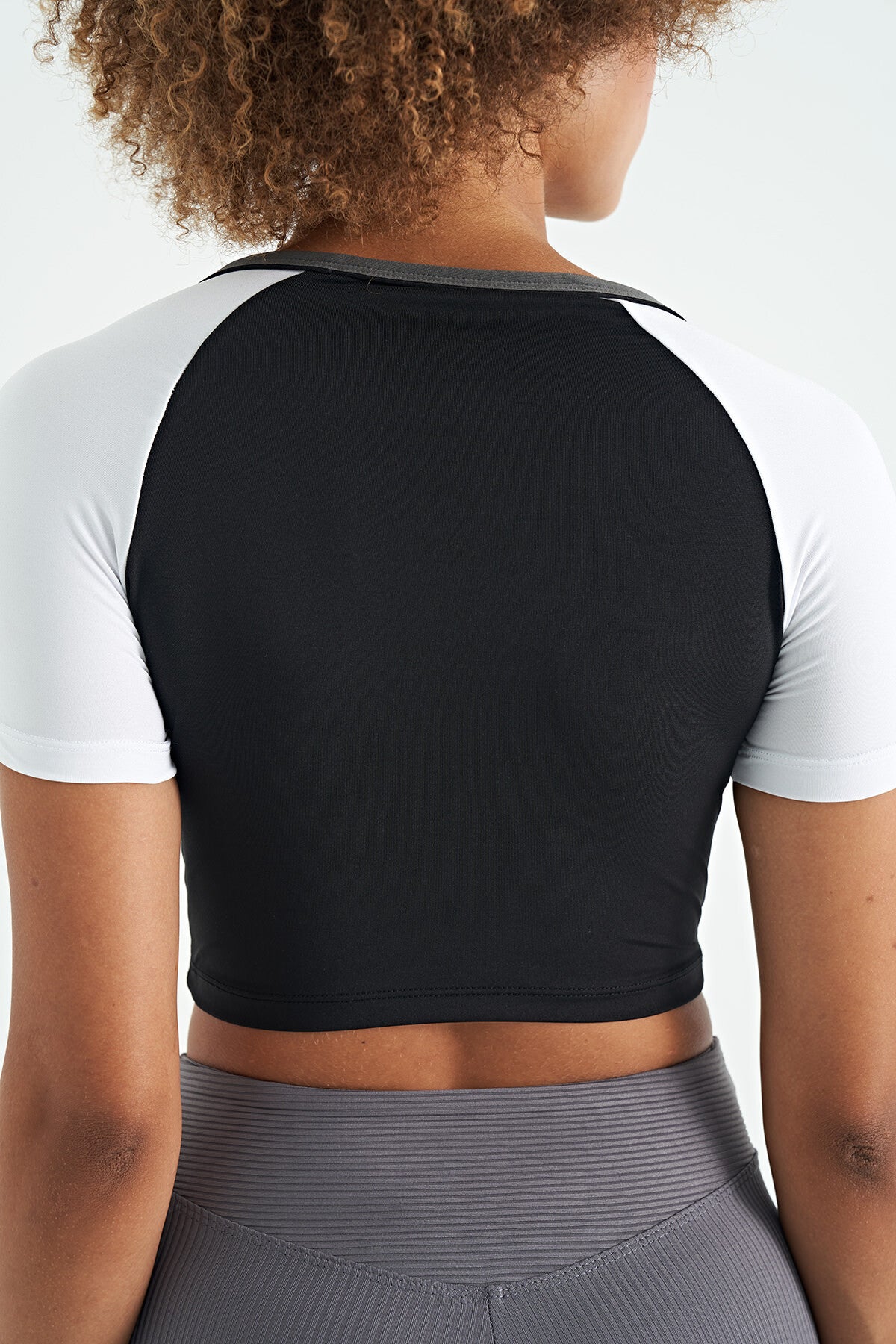Black Color Block Logo Printed O Collar Slim Fit Women's Crop T-Shirt - 97270
