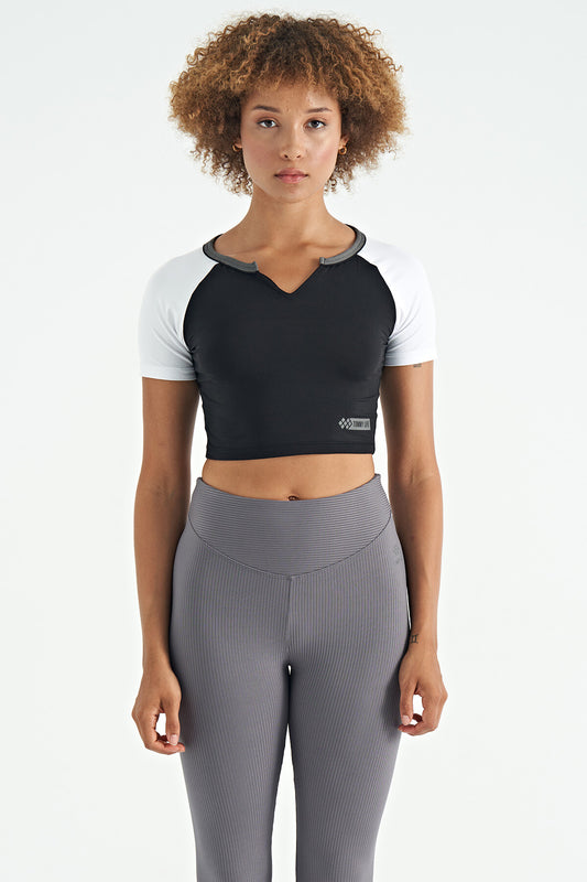 Black Color Block Logo Printed O Collar Slim Fit Women's Crop T-Shirt - 97270