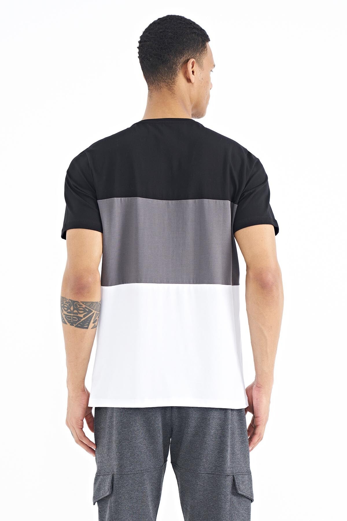 Black Color Gradient Print Detailed O Collar Standard Fit Men's T-Shirt - 88177