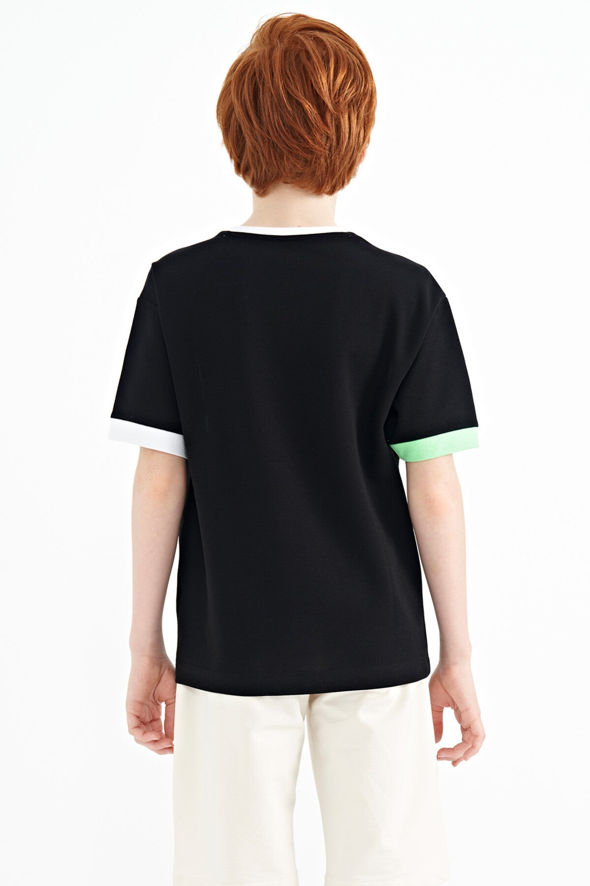 Black Color Gradient Embroidered Oversize Boys' T-Shirt - 11159