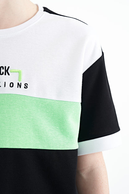 Black Color Gradient Embroidered Oversize Boys' T-Shirt - 11159