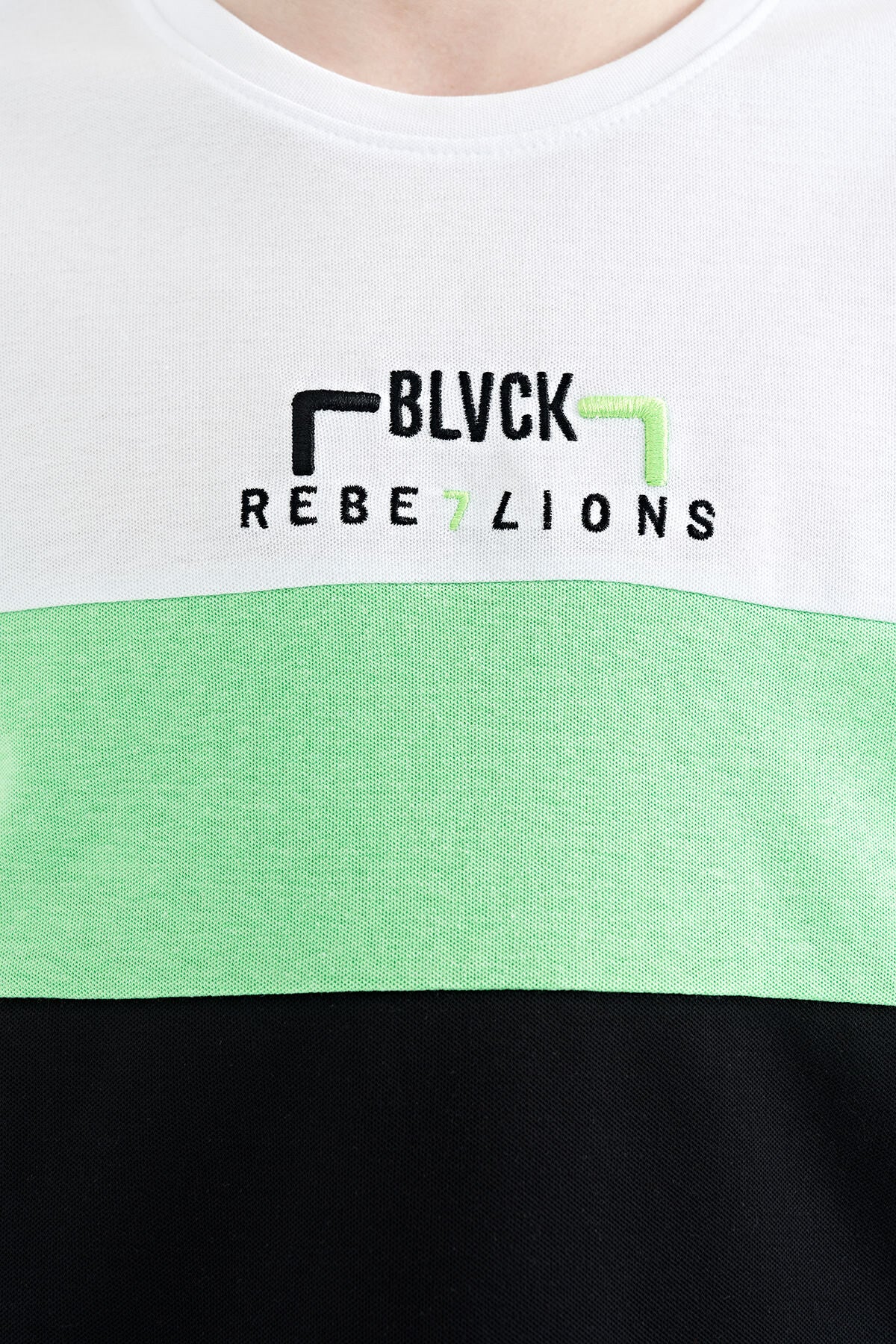 Black Color Gradient Embroidered Oversize Boys' T-Shirt - 11159