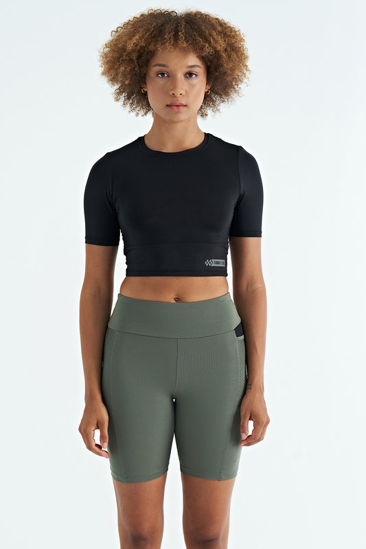 Black Backless Standard Fit O Collar Women's Crop T-Shirt - 97265