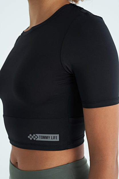 Black Backless Standard Fit O Collar Women's Crop T-Shirt - 97265