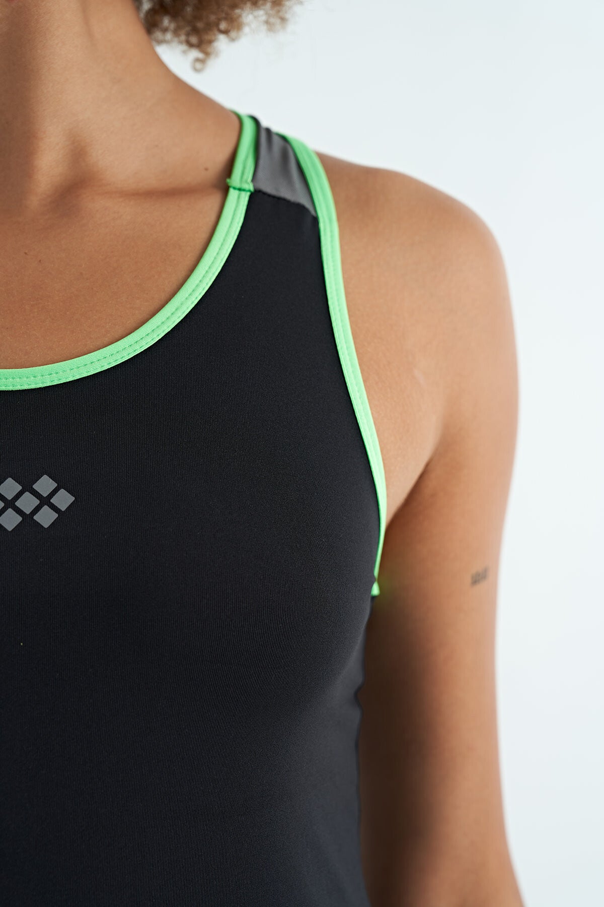 Black Back Detailed Printed Standard Cut Women's Singlet - 97269