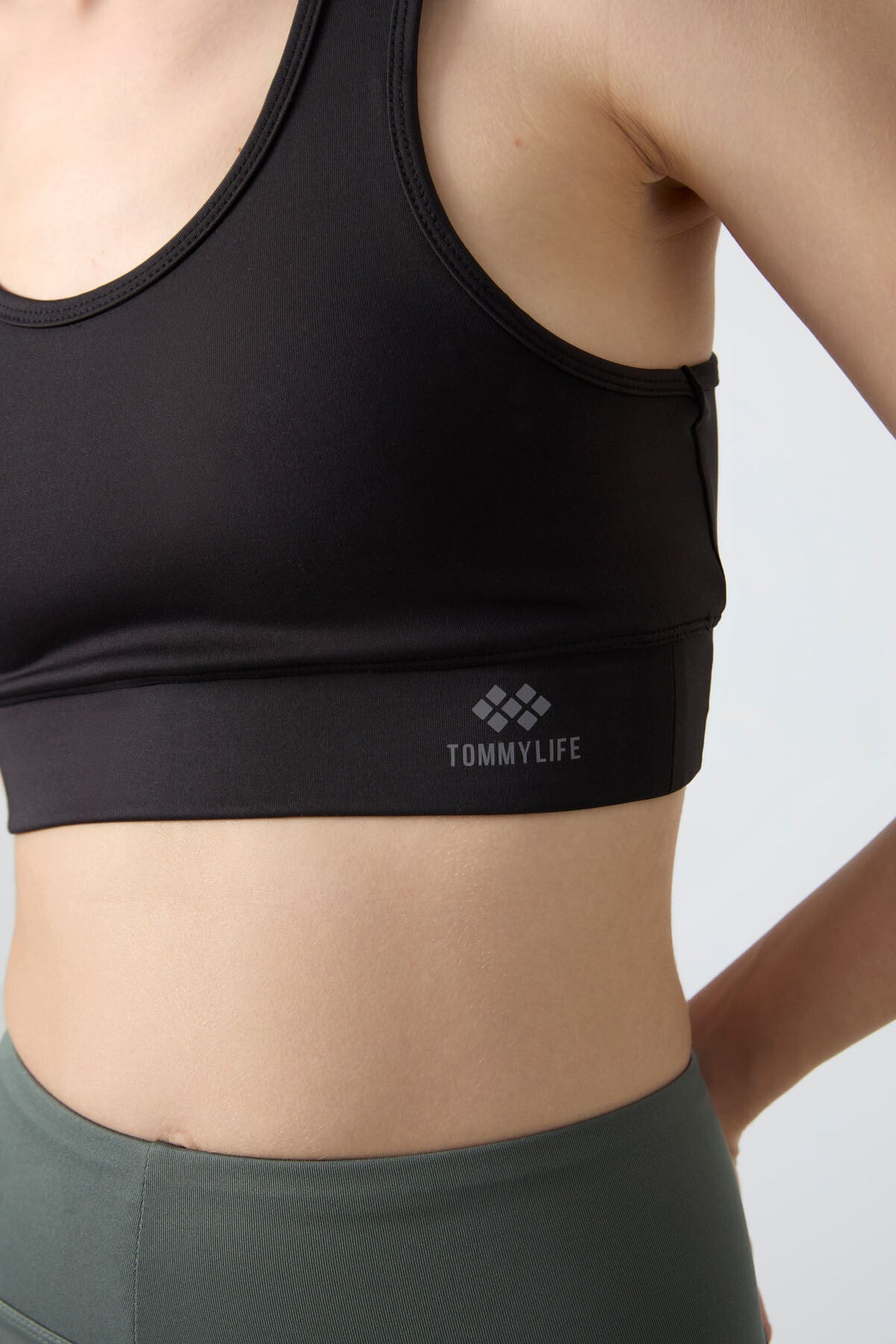 Black Back Detailed Slim Fit U Collar Women's Sports Bustier - 97120