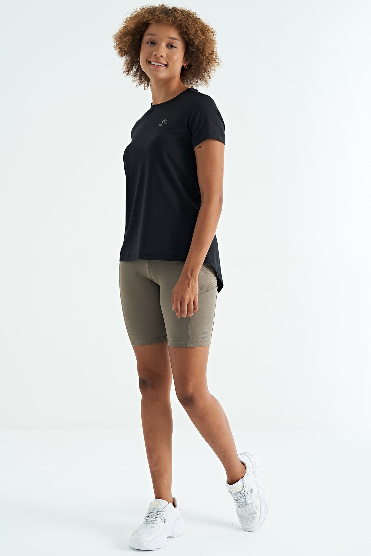 Black Back Slit Detailed O Collar Short Sleeve Standard Fit Women's T-Shirt - 97267